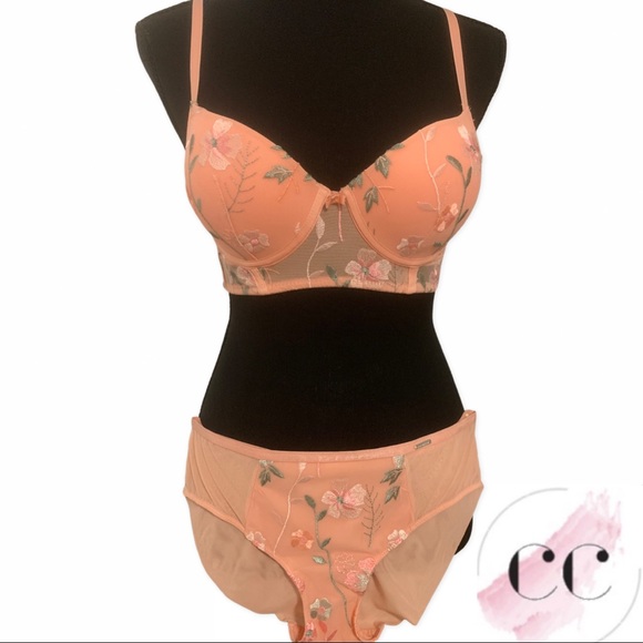 Peach Coloured Push-Up BRA & PANTY SET - Picture 3 of 10